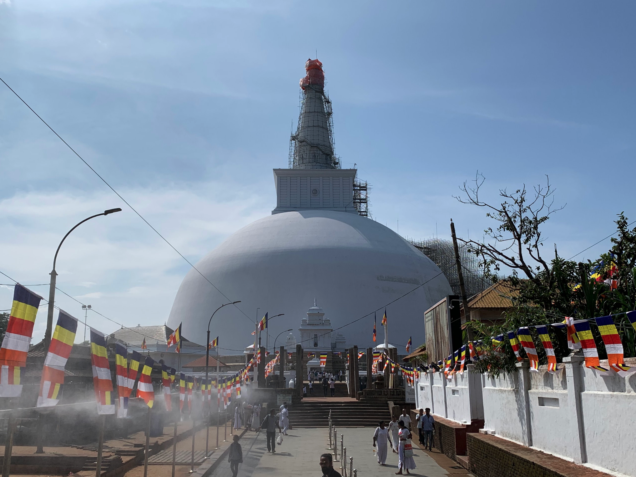 Ruwanwelisaya stupa in Anuradhapura Sri Lanka